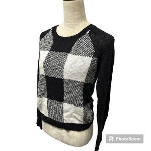 Black Plaid Crew Neck Sweater